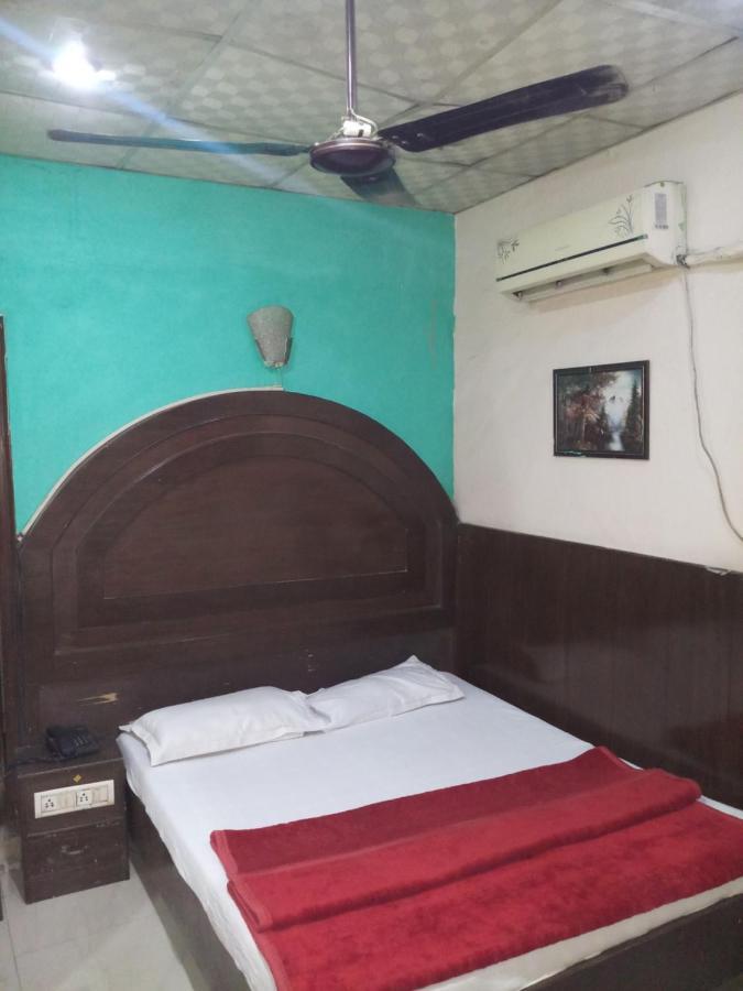 Hotel Diplomat Inn New Delhi Exterior foto